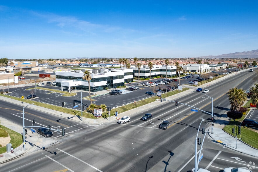 More Photos Of 12530 Hesperia Rd, Victorville Unknown For Lease