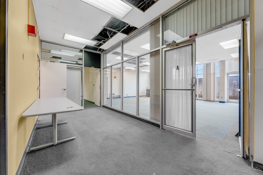 More Photos Of 214 Merchant St, Fairmont Bank For Sale