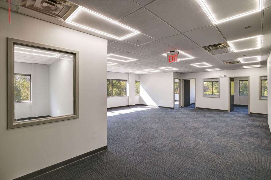 More Photos Of 5 Vaughn Dr, Princeton Office For Sale