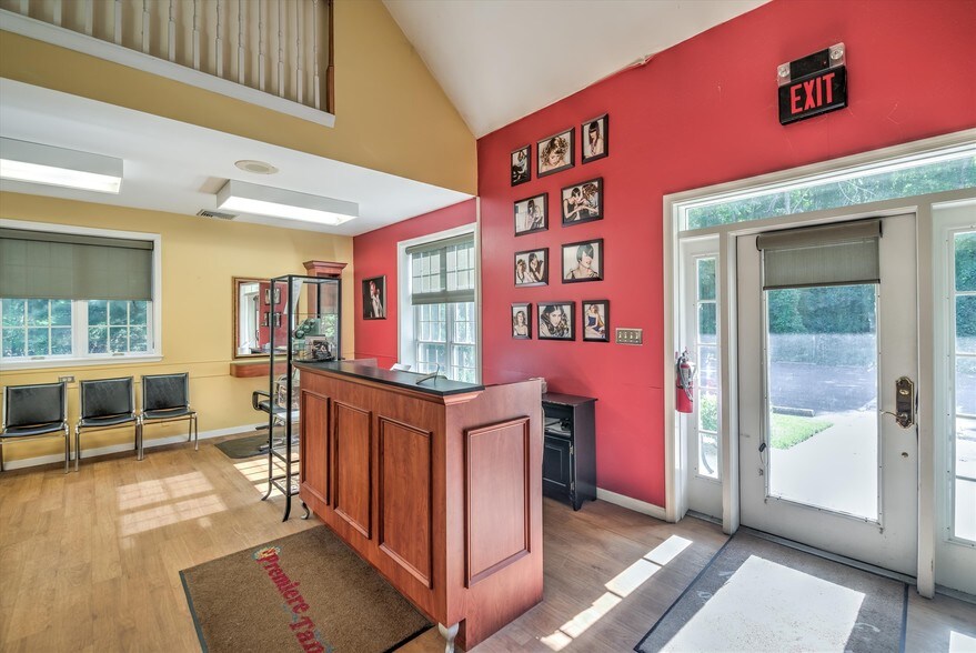 More Photos Of 1808-1810 Mount Holly Rd, Burlington Flex For Sale