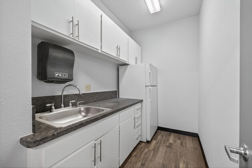 More Photos Of 1817-1819 K St, Sacramento Office For Lease