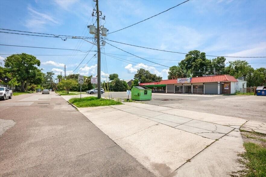 More Photos Of 20 E 9th St, Jacksonville Freestanding For Sale