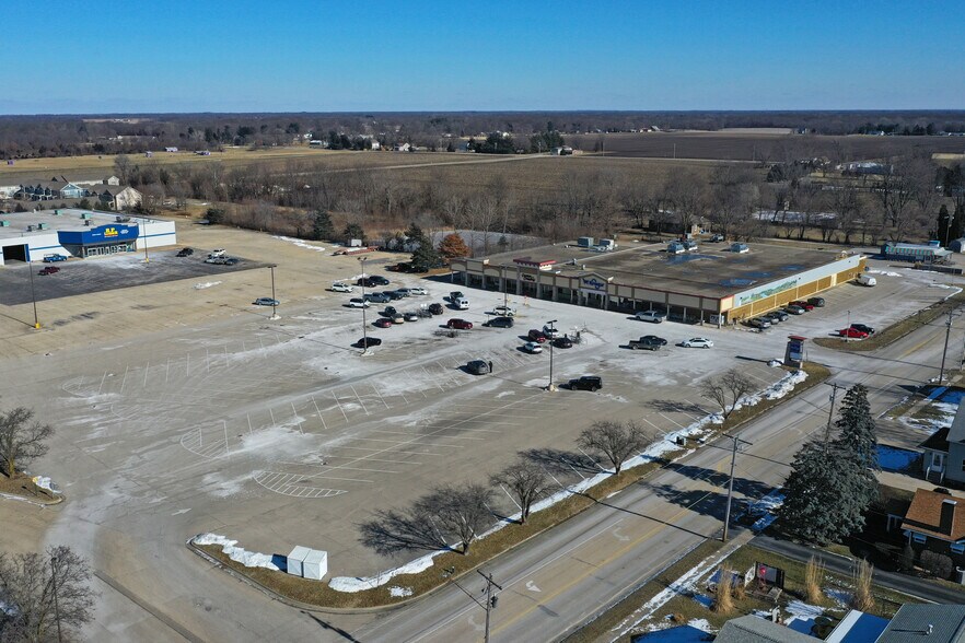 More Photos Of 1741 E Chestnut St, Canton Storefront For Lease