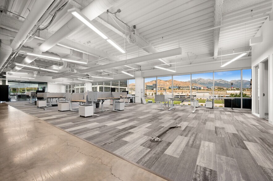 More Photos Of 2000 W Ashton Blvd, Lehi Office For Lease
