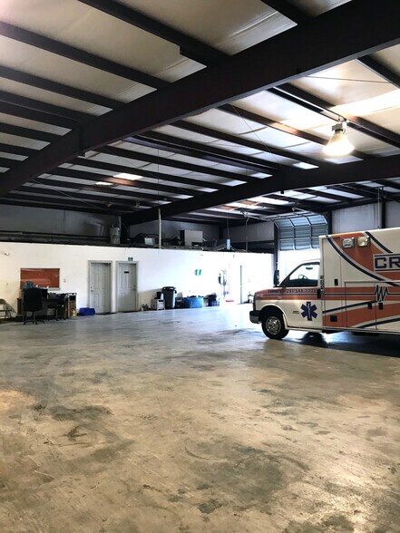More Photos Of 2624 Wilson Rd, Humble Warehouse For Lease