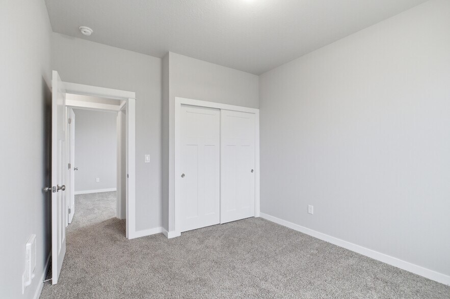 More Photos Of 1230 49th Ave, Sweet Home Multifamily For Sale