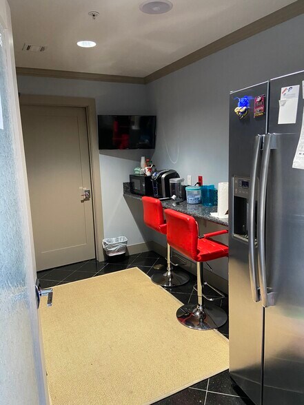 More Photos Of 209 N Pacific Ave, San Pedro Medical For Sale