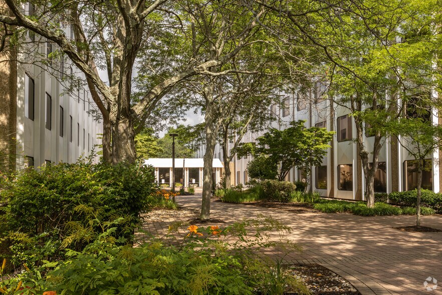 More Photos Of 1 Huntington Quadrangle, Melville Office For Sale