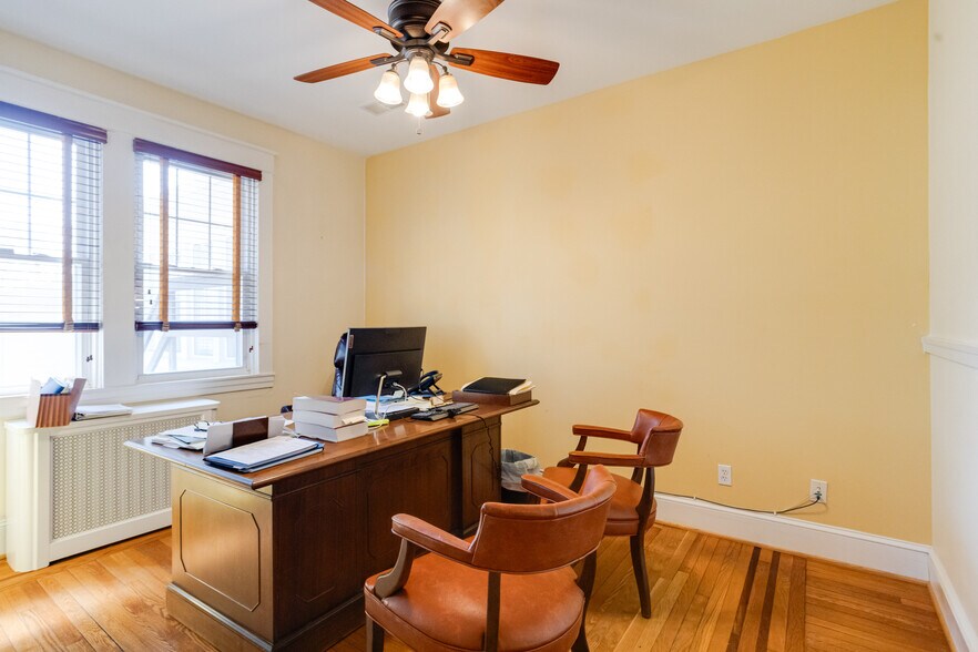 More Photos Of 407 W Pennsylvania Ave, Towson Office For Sale