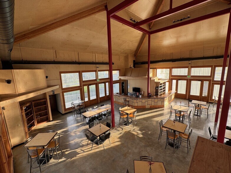 More Photos Of 9660 NE Fox Farm Rd, Dundee Restaurant For Sale