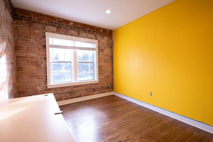 More Photos Of 23900-23908 Woodward Ave, Pleasant Ridge Office For Lease