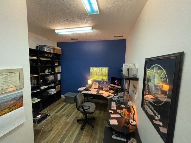 More Photos Of 1011-1065 5th Ave N, Naples Storefront Retail Office For Lease