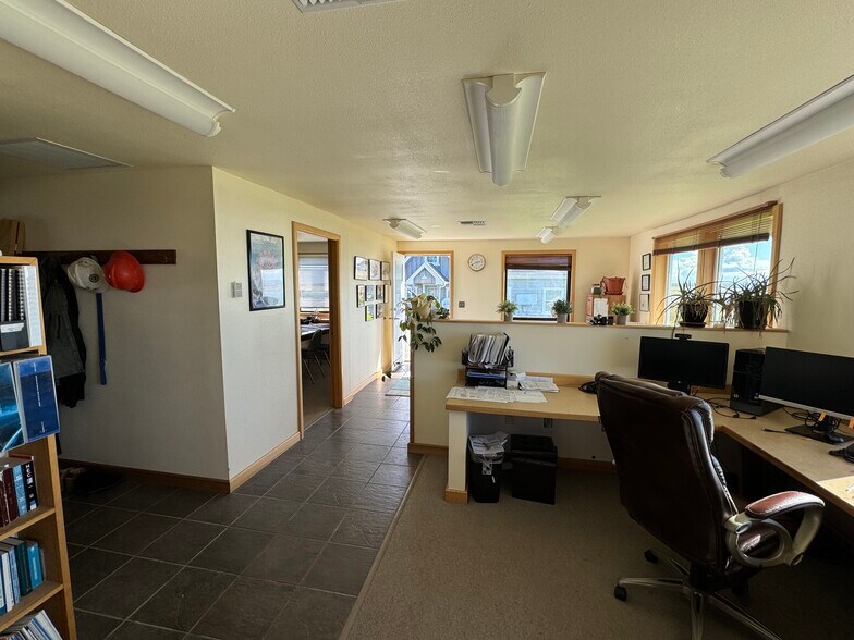 More Photos Of 606 Petersen Way, Kenai Office For Lease