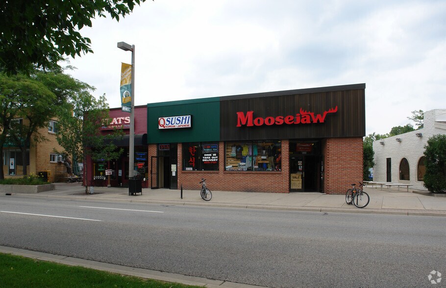 More Photos Of 555 E Grand River Ave, East Lansing Storefront For Lease