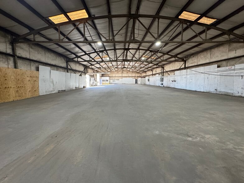 More Photos Of 257 Grove Ct, Thomasville Warehouse For Lease