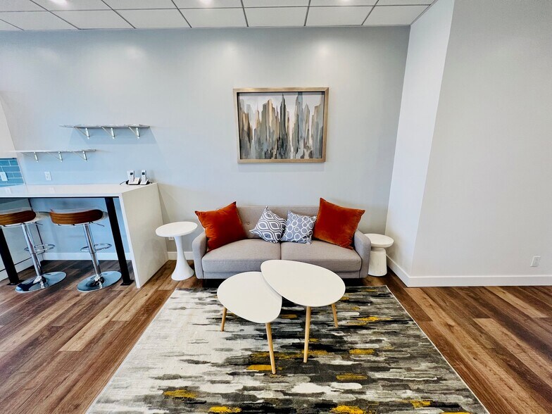 More Photos Of 11965 Venice Blvd, Los Angeles Loft Creative Space For Lease