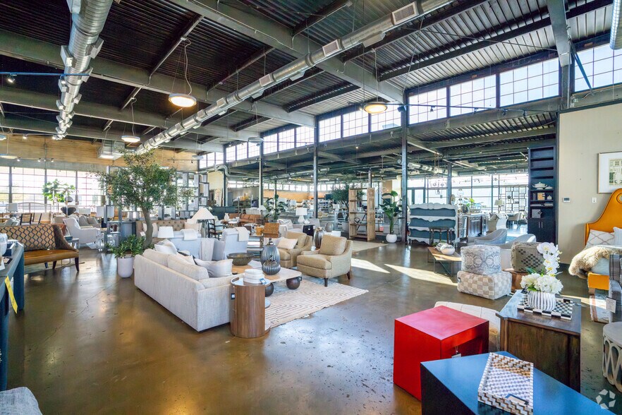 More Photos Of 401 S Main St, Bryan General Retail For Sale