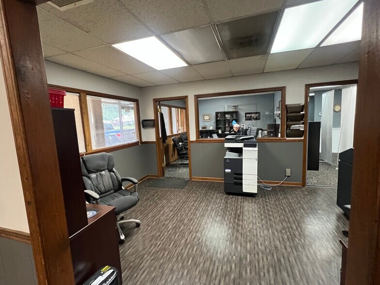 More Photos Of 1922 Elm Tree Dr, Nashville Distribution For Sale