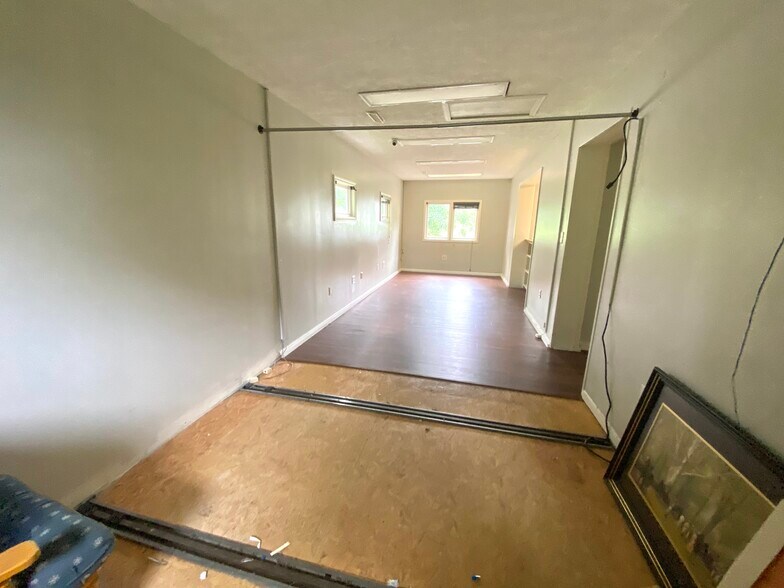 More Photos Of 78 Ash St, Calvert City Office For Sale