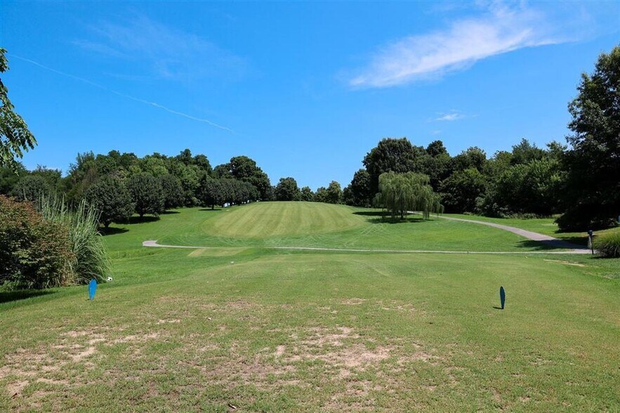 More Photos Of 6198 Randolph Summer Shade Rd, Summer Shade Sports And Entertainment For Sale