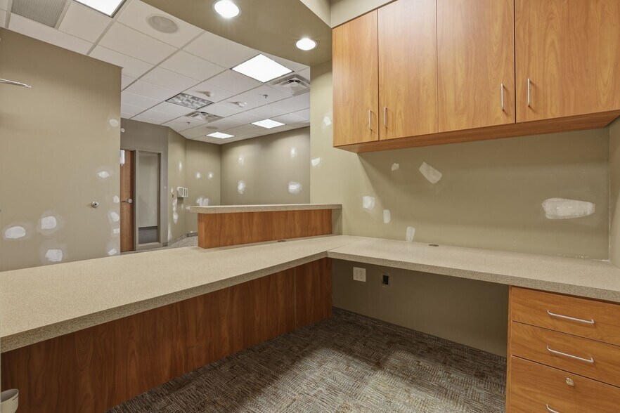 More Photos Of 14101 Fairview Dr, Burnsville Medical For Lease