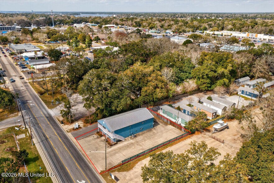 More Photos Of 2005 Government St, Ocean Springs Flex For Lease