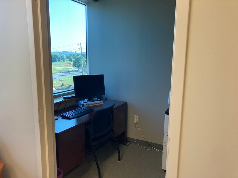 More Photos Of 400 S Greenwood Ave, Easton Office For Sale