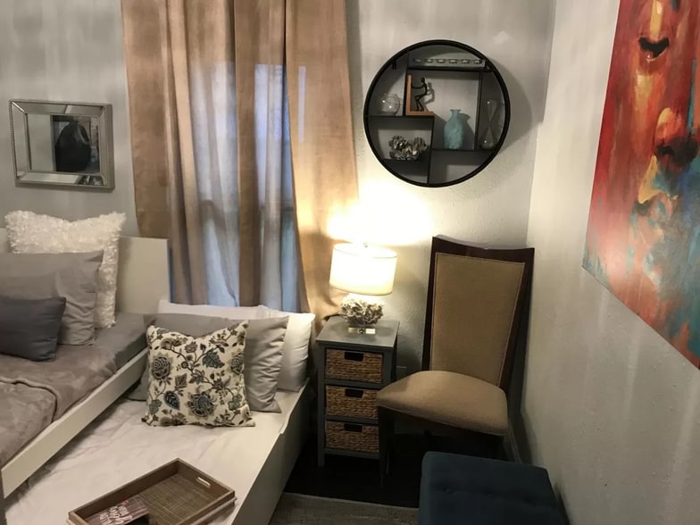 More Photos Of 1113 NW 5th Ave, Gainesville Specialty For Sale