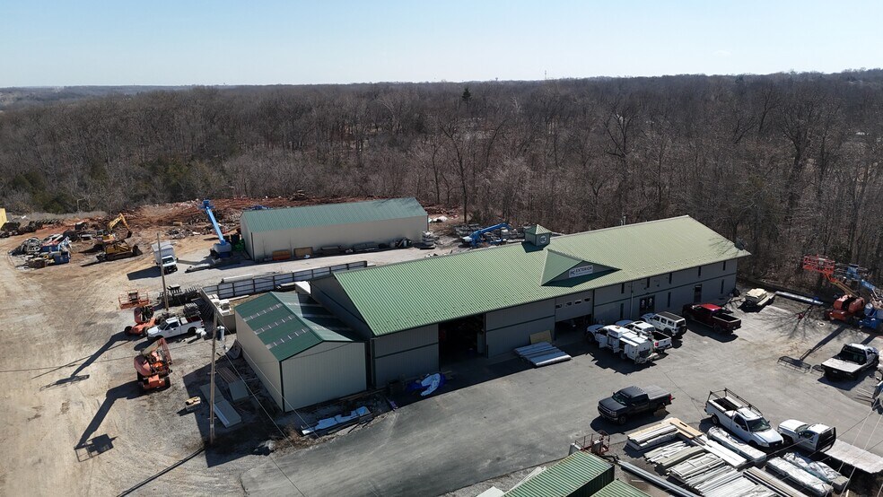 More Photos Of 2012 N Michael Ln, Nixa Warehouse For Sale