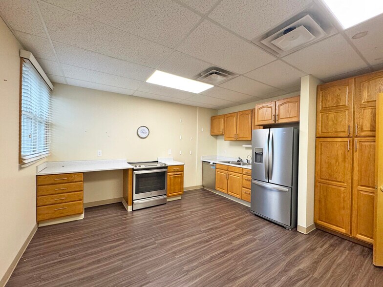 More Photos Of 2154-2162 W Eisenhower Blvd, Loveland Office For Sale