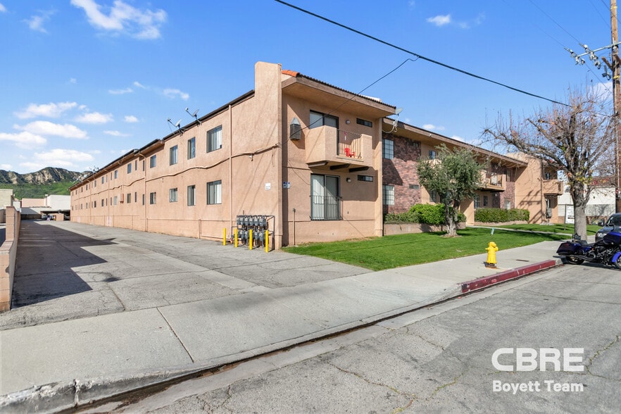 Primary Photo Of 31737 Ridge Route Rd, Castaic Apartments For Sale