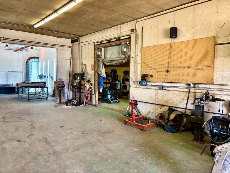More Photos Of 3 Two Boys Ln, Plains Warehouse For Sale