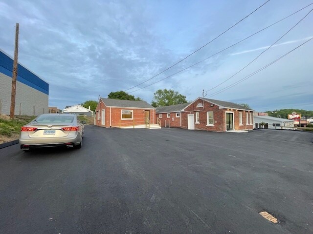 More Photos Of 322 Prospect Ave, Hartford Freestanding For Lease