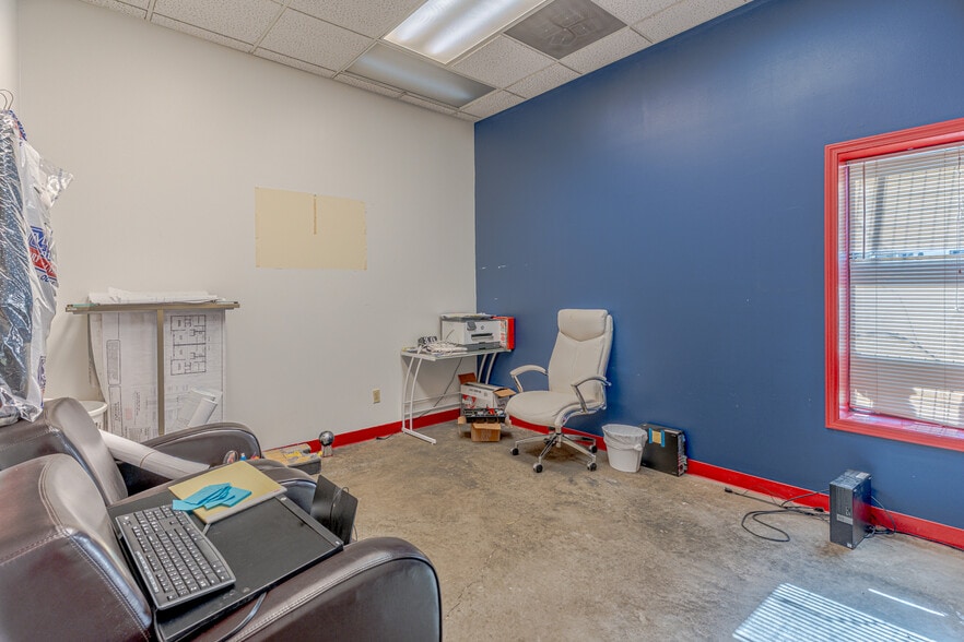 More Photos Of 301 Burke Ave, Jonesboro Warehouse For Sale