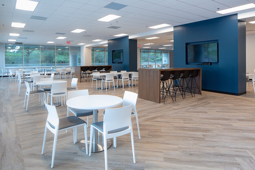 More Photos Of 5995 Windward Pky, Alpharetta Office For Lease