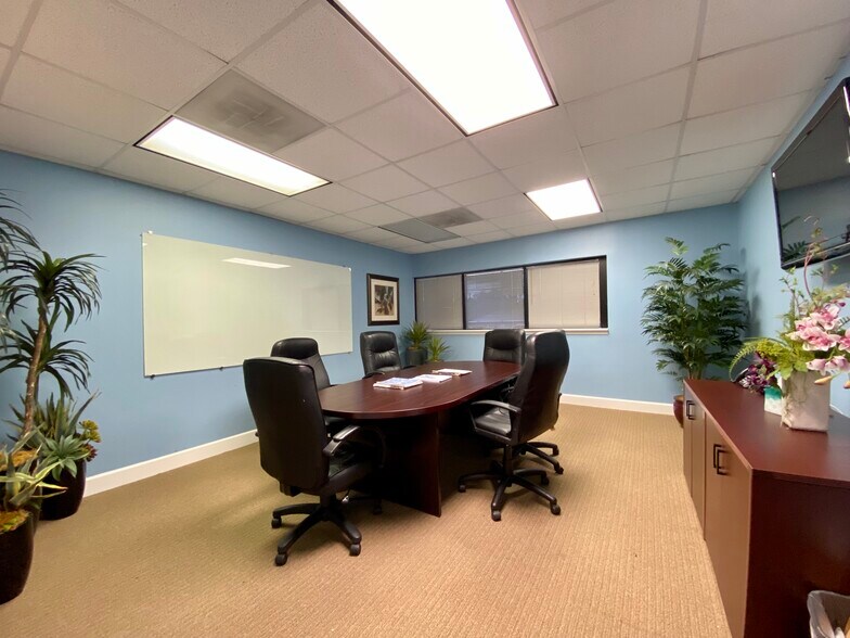 More Photos Of 4401 W Kennedy Blvd, Tampa Office For Lease