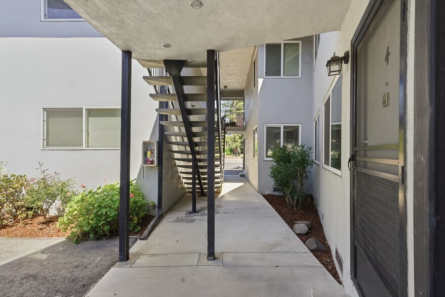 More Photos Of 1255 Woodside Rd, Redwood City Apartments For Sale