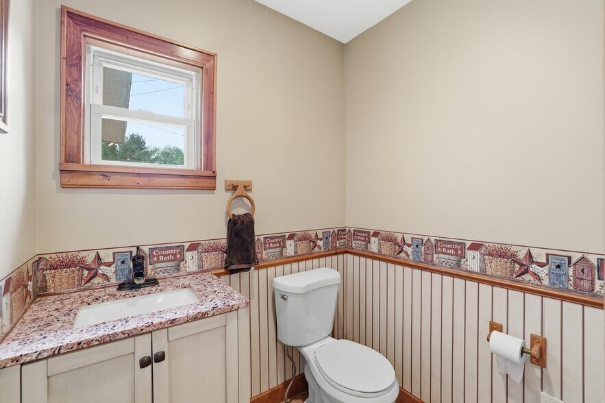 More Photos Of 1015 PA-390, Greentown Hospitality For Sale