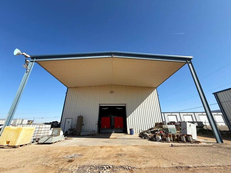 More Photos Of 8415 W Interstate 20, Midland Warehouse For Lease