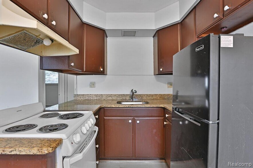 More Photos Of 280 N Rose St, Mount Clemens Apartments For Sale
