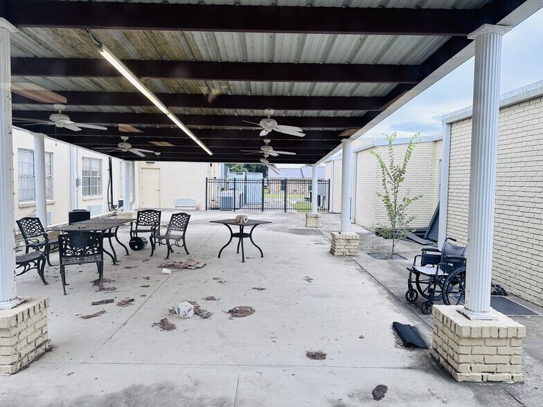 More Photos Of 146 E 28th St, Cut Off Assisted Living For Sale