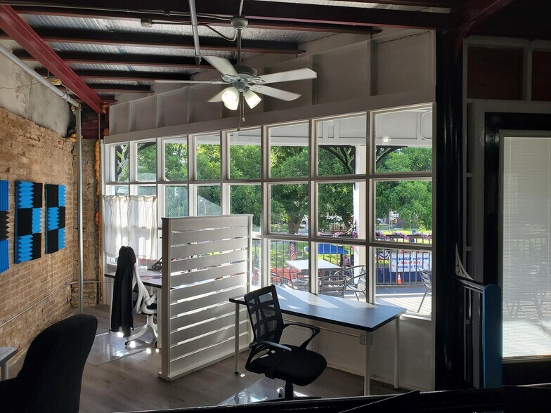 More Photos Of 204 S Austin St, Seguin Restaurant For Sale