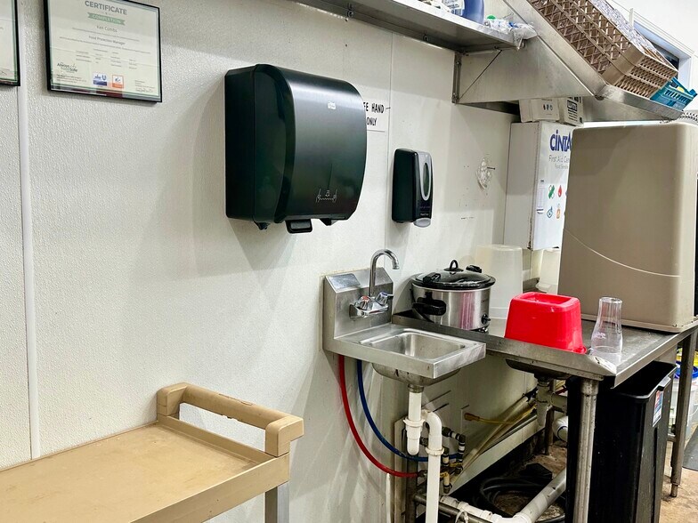 More Photos Of 202 S Broadway, Peru Storefront Retail Residential For Sale