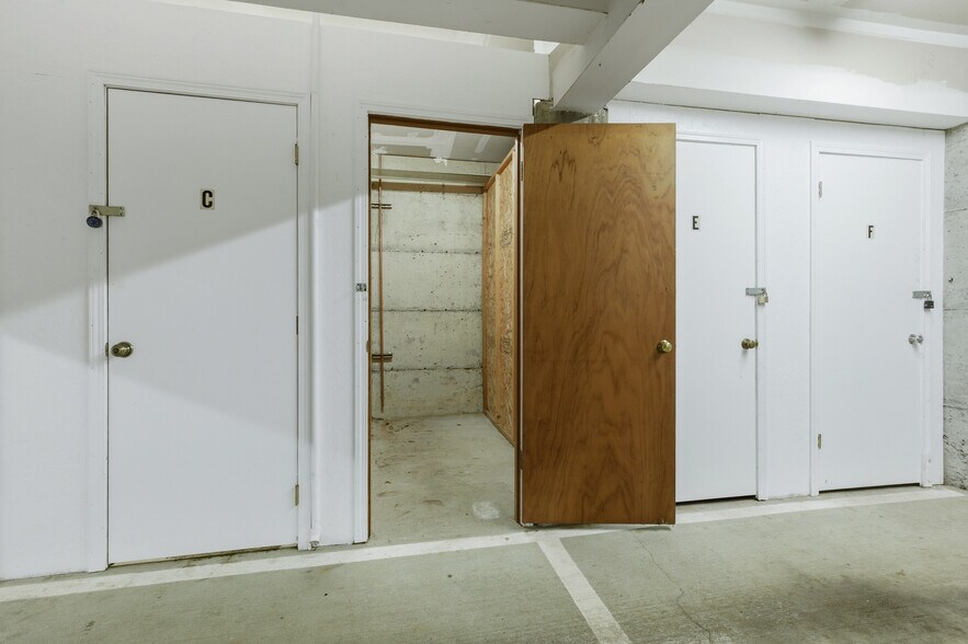 More Photos Of 13310 Greenwood Ave N, Seattle Apartments For Sale