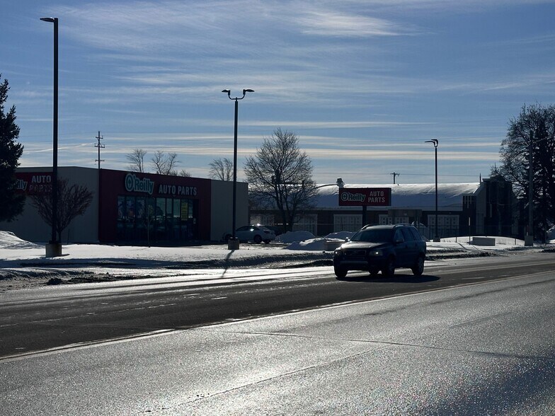 More Photos Of 1219 N Mitchell St, Cadillac Bank For Lease