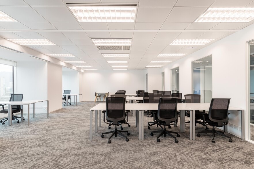 More Photos Of 1231-1251 Windham Pky, Romeoville Coworking Space