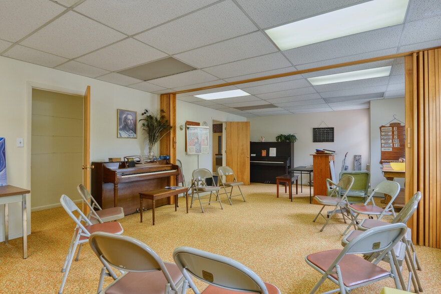 More Photos Of 1219 Second St, Radford Religious Facility For Sale