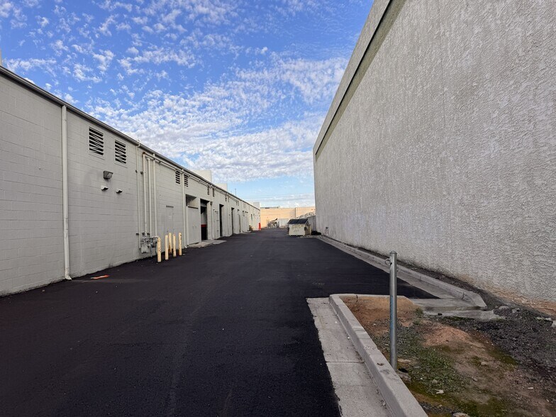 More Photos Of 255 E Southern Ave, Mesa Storefront For Lease