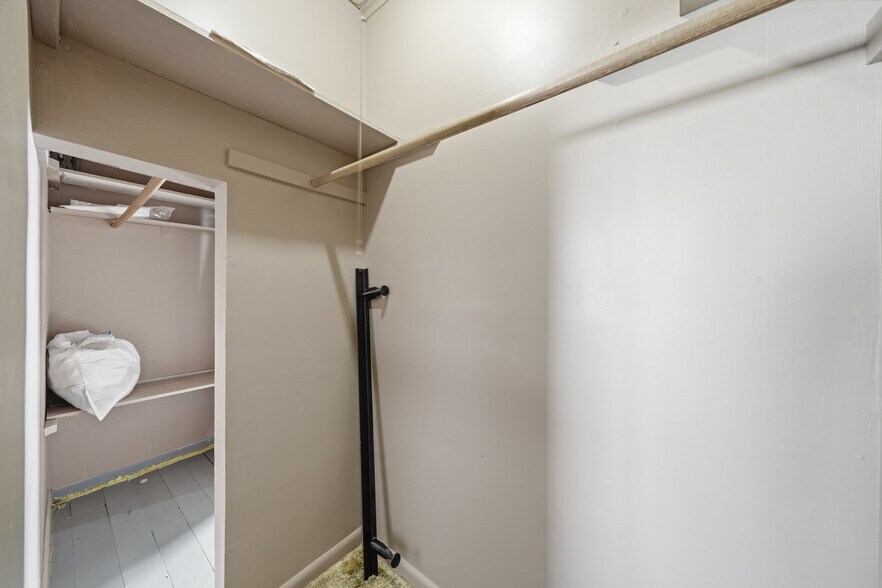 More Photos Of 210 Miles Ave, Clyde Park Specialty For Sale