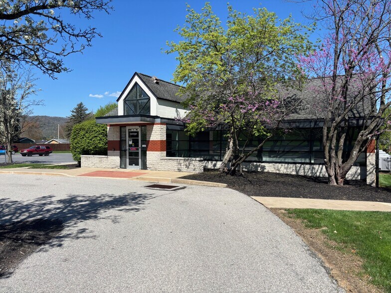 More Photos Of 819 E Bishop St, Bellefonte Medical For Sale